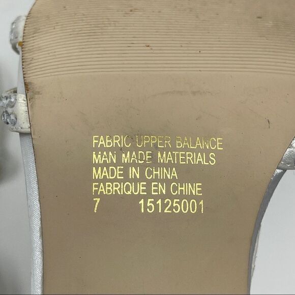 Cause & Effect Sandals Satin Rhinestones Bridal Wedding Strappy Women's 7 - Picture 10 of 10